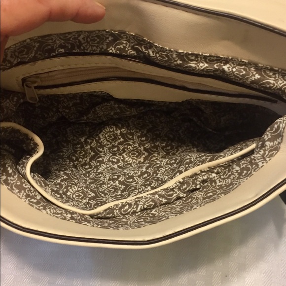 MoDa New York Off White Crossbody Bag - Picture 6 of 6